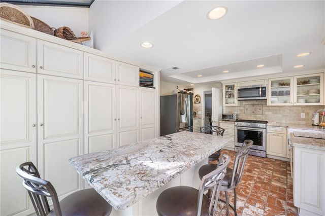 23 Rainbow Falls, Irvine, CA 92603