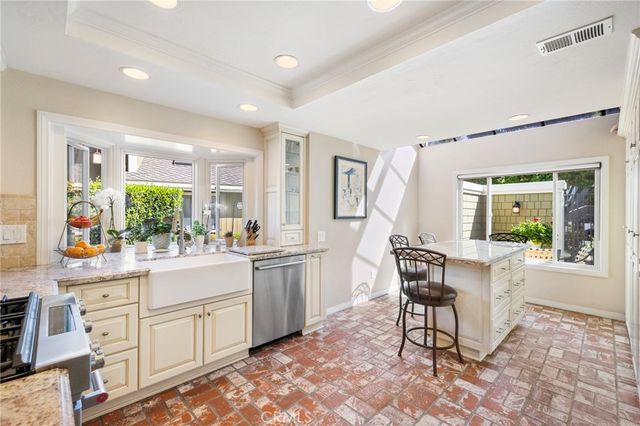 23 Rainbow Falls, Irvine, CA 92603