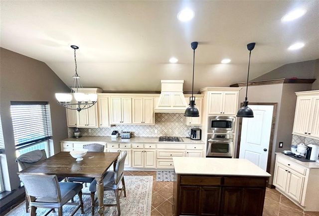 4321 Carrington Court, Norman, OK 73072