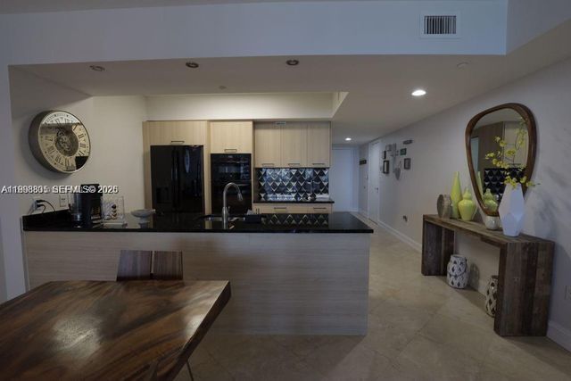 1830 S Ocean Dr 2011, Hallandale Beach, FL 33009