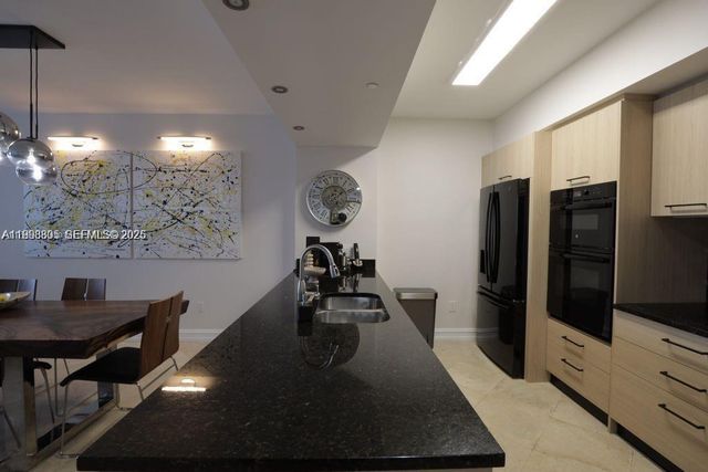 1830 S Ocean Dr 2011, Hallandale Beach, FL 33009