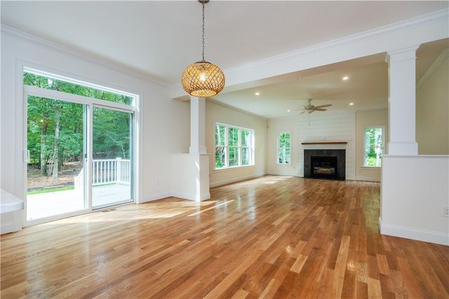 44 Saddlebrook Drive, Warwick, RI 02818