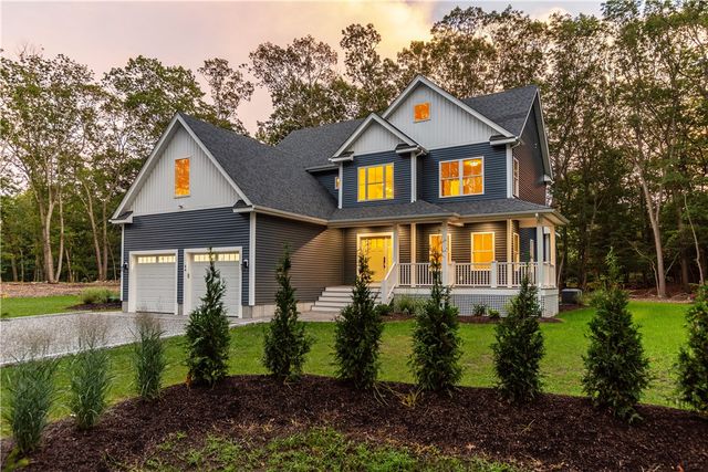 44 Saddlebrook Drive, Warwick, RI 02818