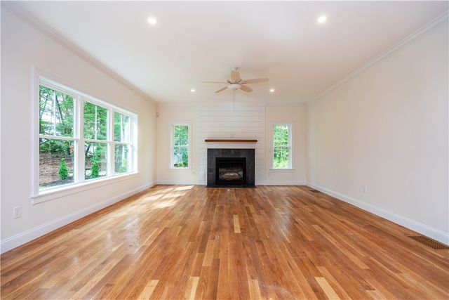 44 Saddlebrook Drive, Warwick, RI 02818