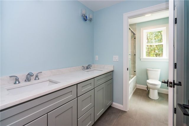 44 Saddlebrook Drive, Warwick, RI 02818