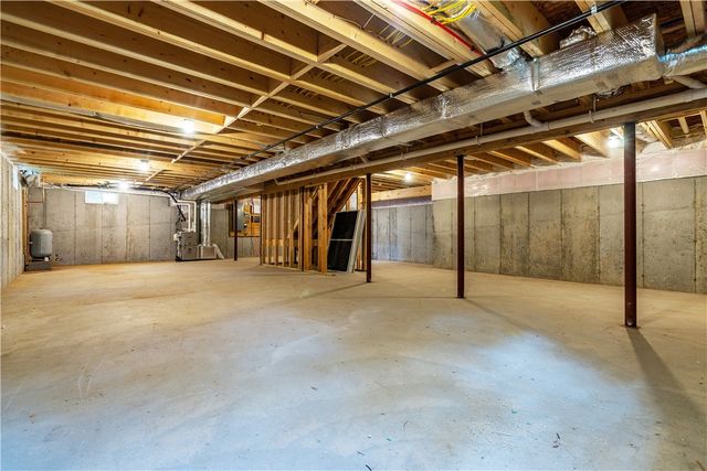 44 Saddlebrook Drive, Warwick, RI 02818