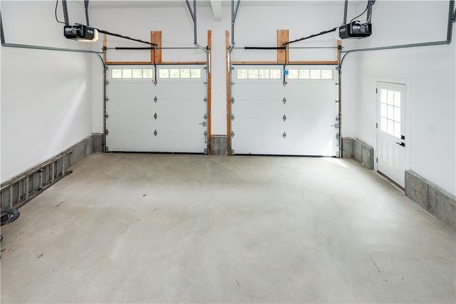 44 Saddlebrook Drive, Warwick, RI 02818