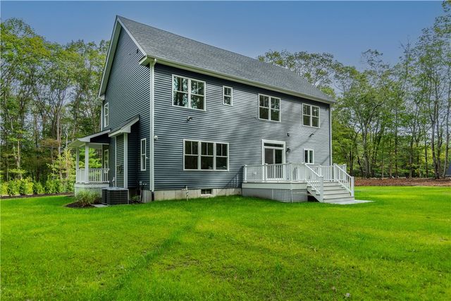 44 Saddlebrook Drive, Warwick, RI 02818