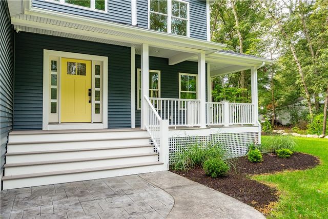 44 Saddlebrook Drive, Warwick, RI 02818