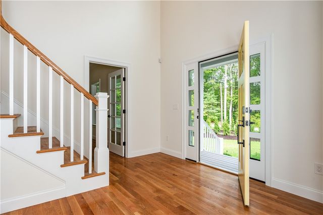 44 Saddlebrook Drive, Warwick, RI 02818