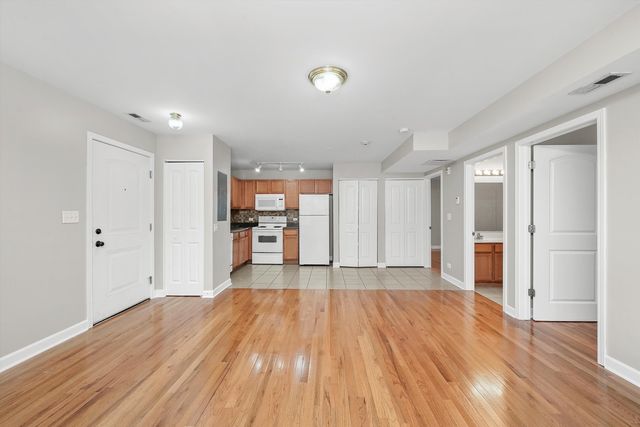 3423 Ridgeland Avenue 201, Berwyn, IL 60402