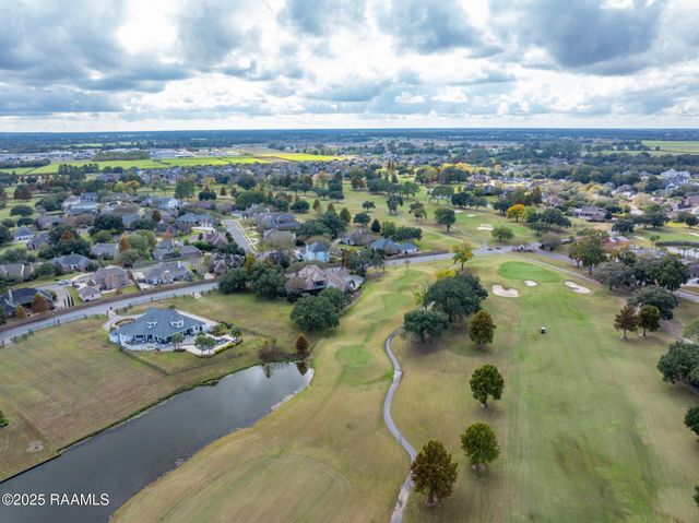 406 Le Triomphe Parkway, Broussard, LA 70518