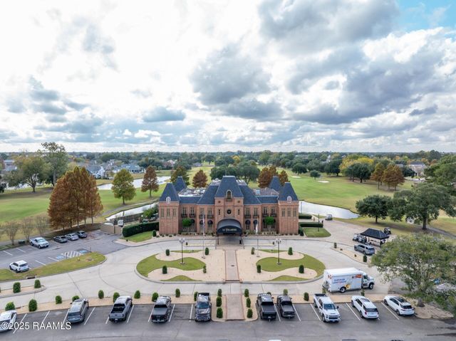 406 Le Triomphe Parkway, Broussard, LA 70518