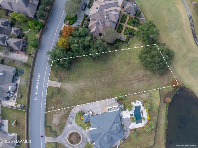 406 Le Triomphe Parkway, Broussard, LA 70518