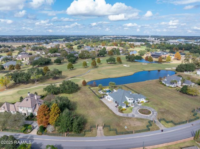 406 Le Triomphe Parkway, Broussard, LA 70518