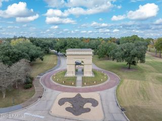 406 Le Triomphe Parkway, Broussard, LA 70518