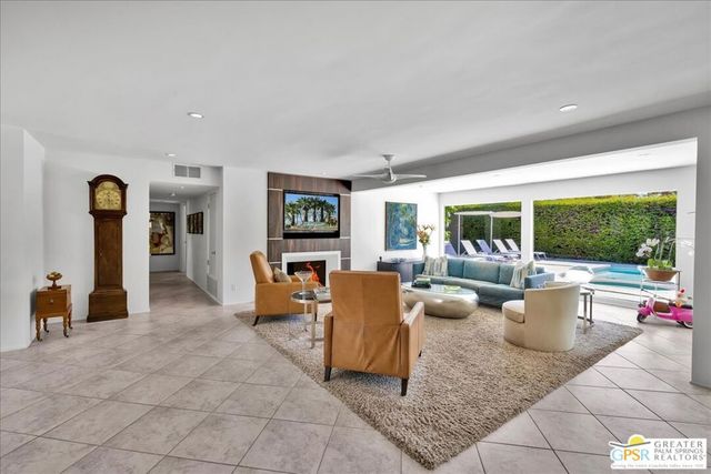 1250 S Paseo De Marcia, Palm Springs, CA 92264