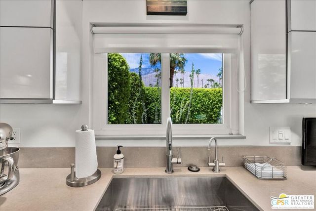 1250 S Paseo De Marcia, Palm Springs, CA 92264
