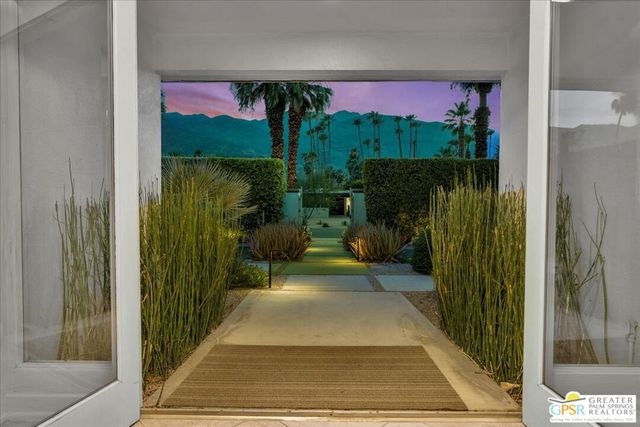 1250 S Paseo De Marcia, Palm Springs, CA 92264
