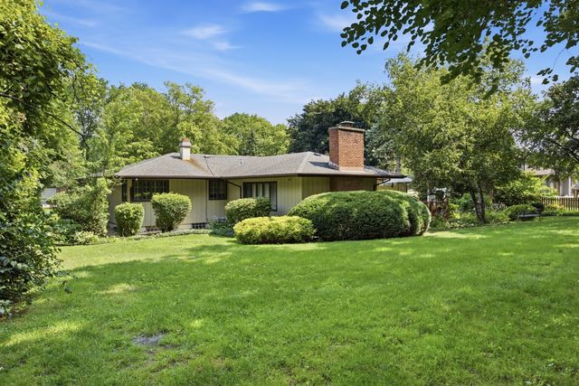 1215 Forest Drive, Elgin, IL 60123