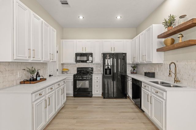 917 Sweet Pine Drive, Katy, TX 77450