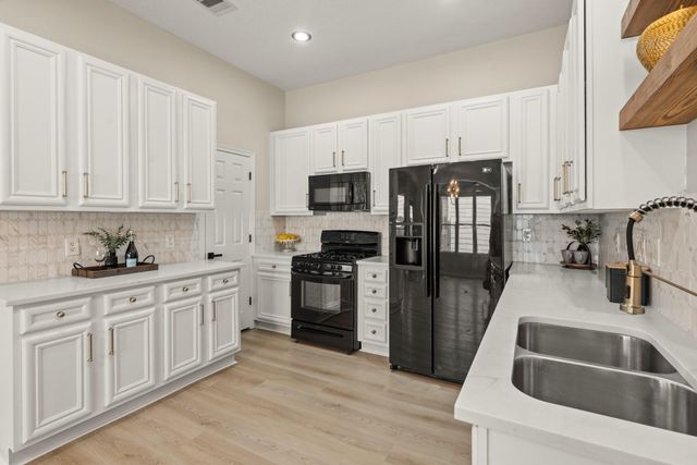 917 Sweet Pine Drive, Katy, TX 77450