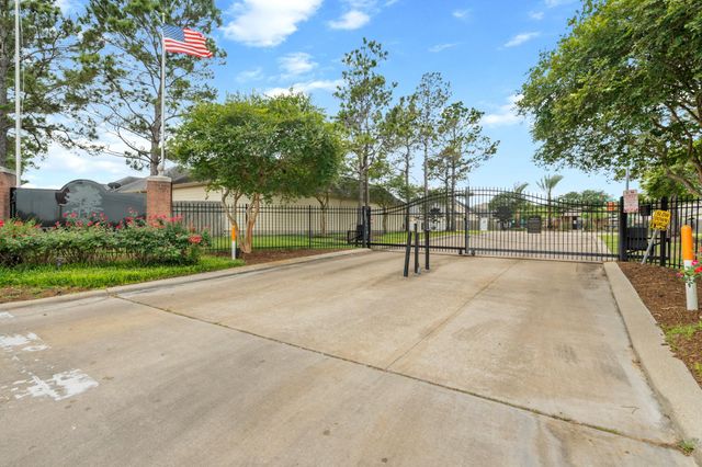 917 Sweet Pine Drive, Katy, TX 77450