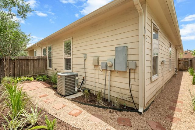 917 Sweet Pine Drive, Katy, TX 77450