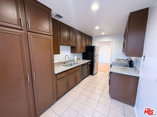 4000 Via Marisol 105, Los Angeles, CA 90042