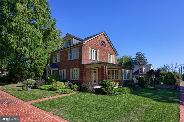 81 S LINDEN ST, Manheim, PA 17545