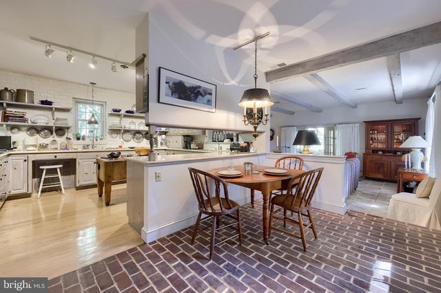 81 S LINDEN ST, Manheim, PA 17545