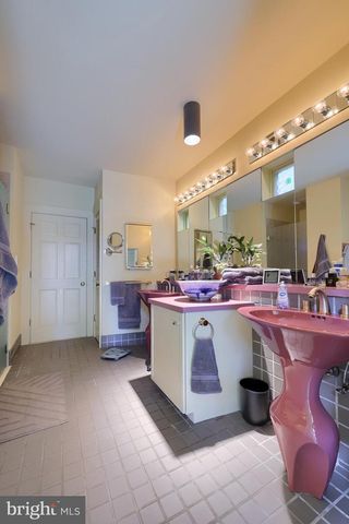 81 S LINDEN ST, Manheim, PA 17545