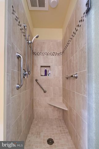 81 S LINDEN ST, Manheim, PA 17545