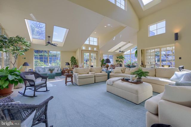 81 S LINDEN ST, Manheim, PA 17545