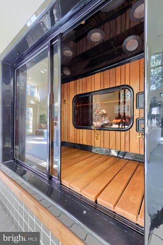 81 S LINDEN ST, Manheim, PA 17545