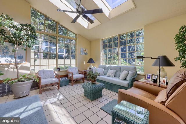 81 S LINDEN ST, Manheim, PA 17545