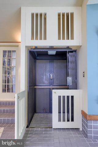 81 S LINDEN ST, Manheim, PA 17545