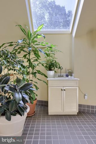 81 S LINDEN ST, Manheim, PA 17545