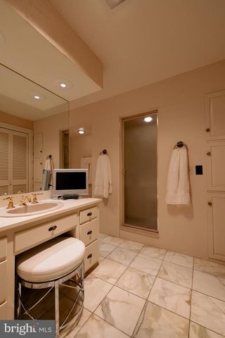 81 S LINDEN ST, Manheim, PA 17545