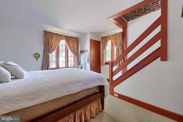 81 S LINDEN ST, Manheim, PA 17545