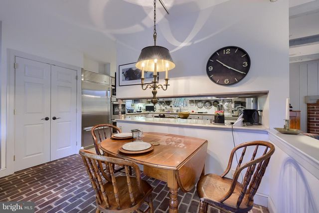 81 S LINDEN ST, Manheim, PA 17545