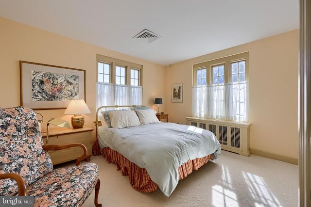 81 S LINDEN ST, Manheim, PA 17545