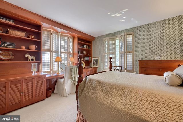 81 S LINDEN ST, Manheim, PA 17545