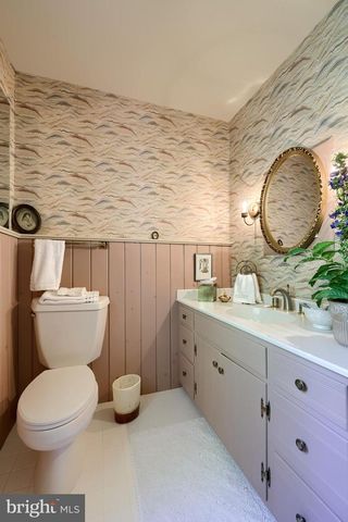 81 S LINDEN ST, Manheim, PA 17545