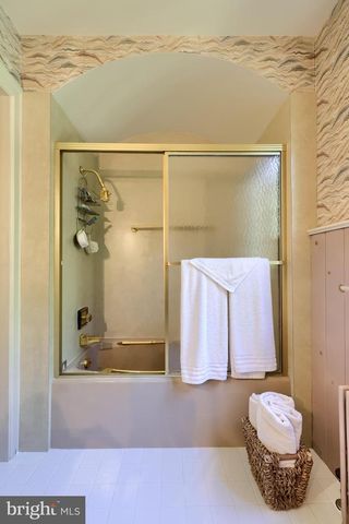 81 S LINDEN ST, Manheim, PA 17545