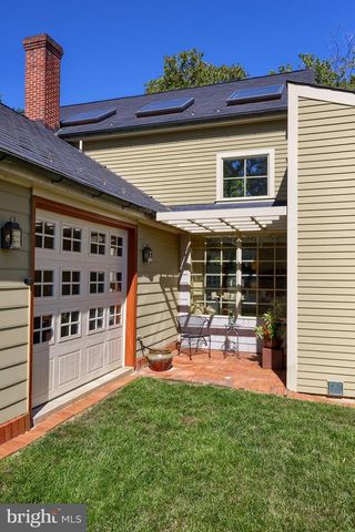 81 S LINDEN ST, Manheim, PA 17545