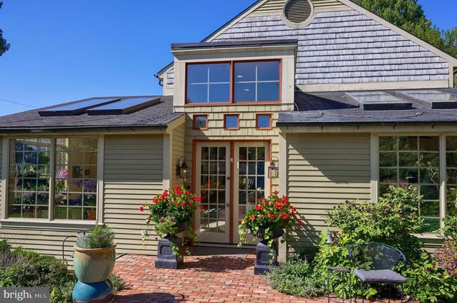 81 S LINDEN ST, Manheim, PA 17545