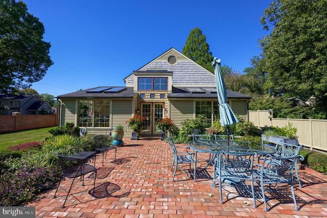 81 S LINDEN ST, Manheim, PA 17545