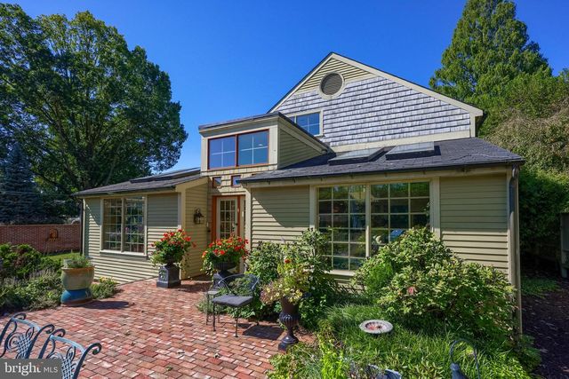 81 S LINDEN ST, Manheim, PA 17545