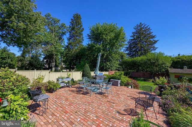 81 S LINDEN ST, Manheim, PA 17545